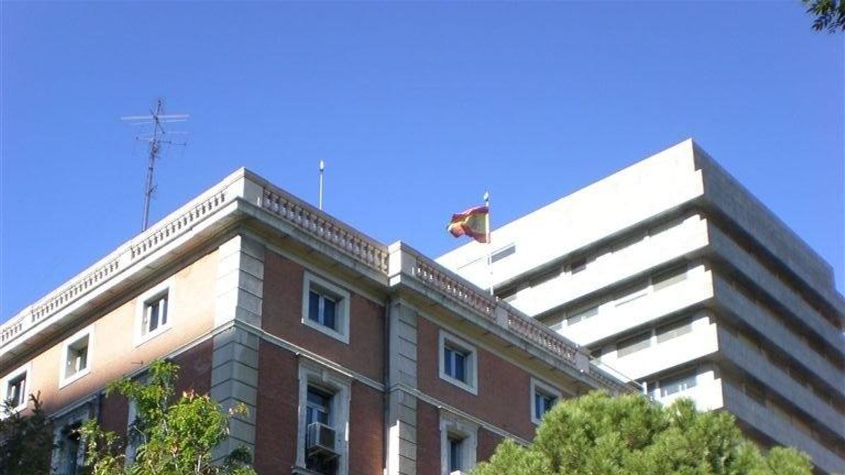 Jorge Fernández y el conseller de Interior catalán se reúnen en pleno escándalo por el espionaje político