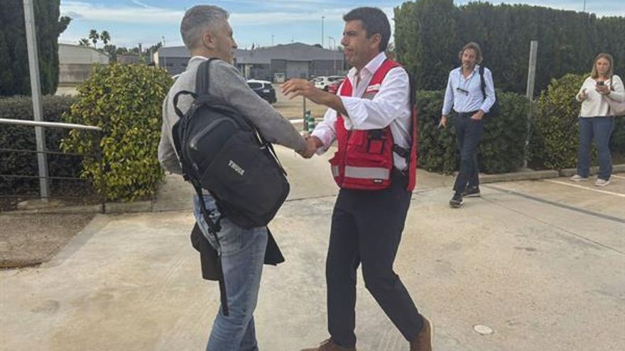 Las ocho horas de Mazón encerrado con su 'politburó' que tuvo paralizado el centro de emergencias: sin consellers ni el presidente de la Diputación