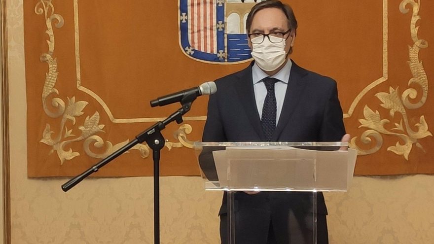 El alcalde de Salamanca, Carlos García Carbayo, este miércoles en rueda de prensa.