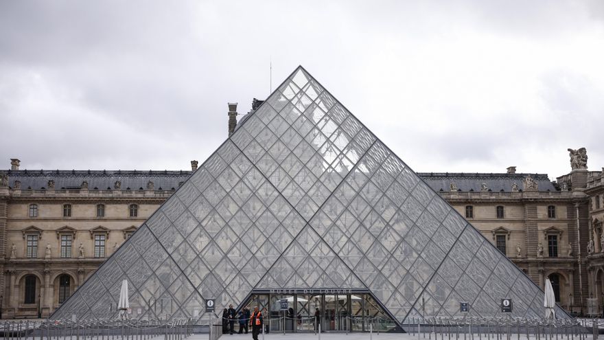 Francia detiene a cuatro sospechosos más del robo de las joyas del Louvre