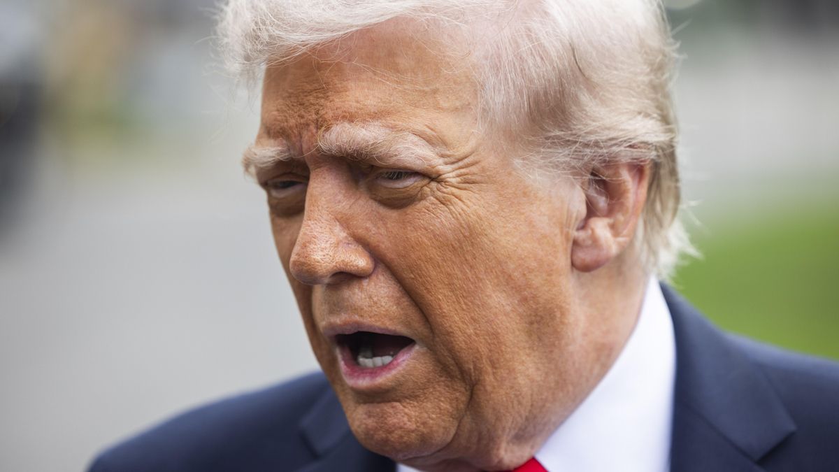 El presidente de Estados Unidos, Donald Trump, habla con periodistas en la Casa Blanca, en Washington, DC, EEUU, el 16 de septiembre de 2025.