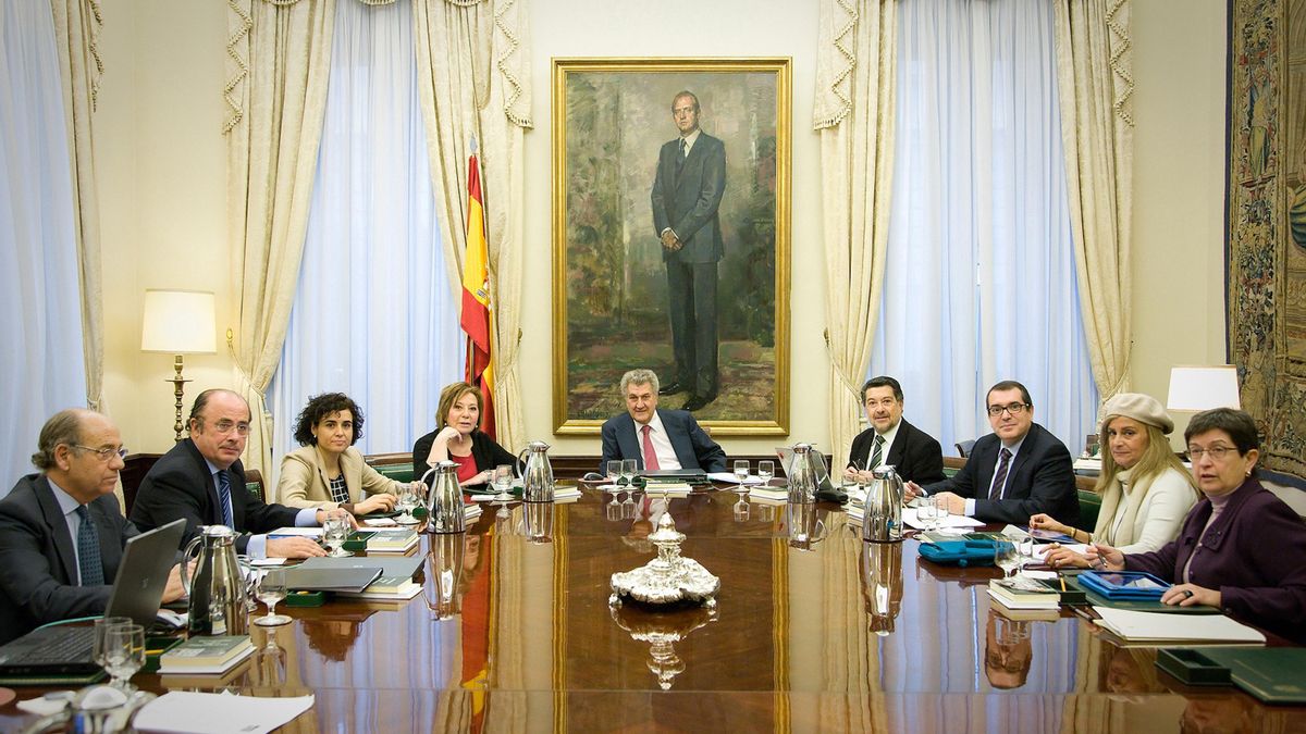 El Congreso descarta pagos en negro del vicepresidente de la CEOE pero convoca un nuevo concurso para sus restaurantes