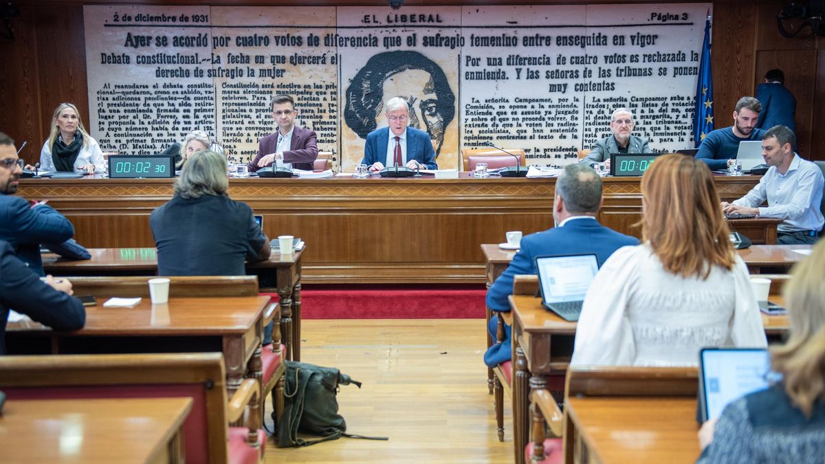 El presidente de RTVE responde al PP: "Los únicos que intentan privatizar la información son sus socios de CC con Televisión Canaria"