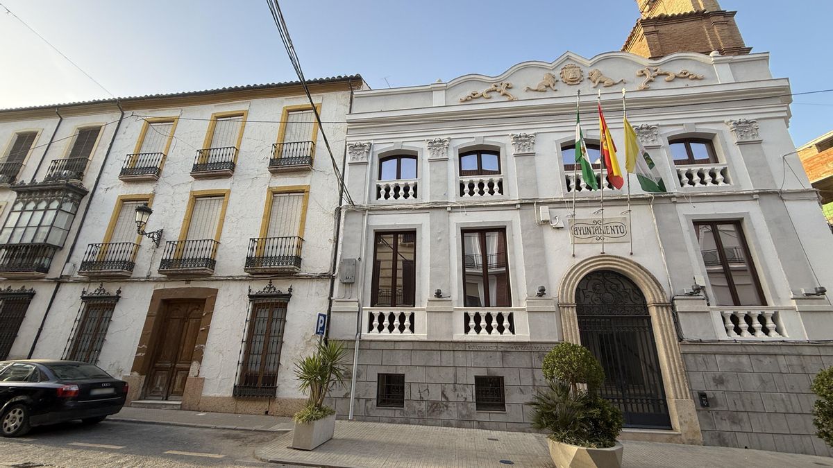 La vivienda, anexa a la sede del Ayuntamiento de Rute.