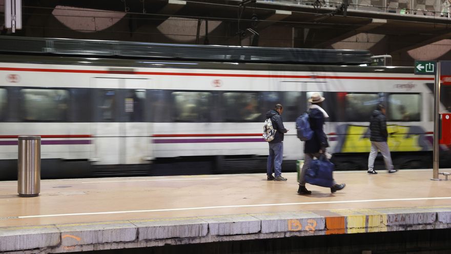 El ministerio de Óscar Puente recuerda a la Comunidad de Madrid que no ha pedido los fondos para financiar los descuentos al transporte