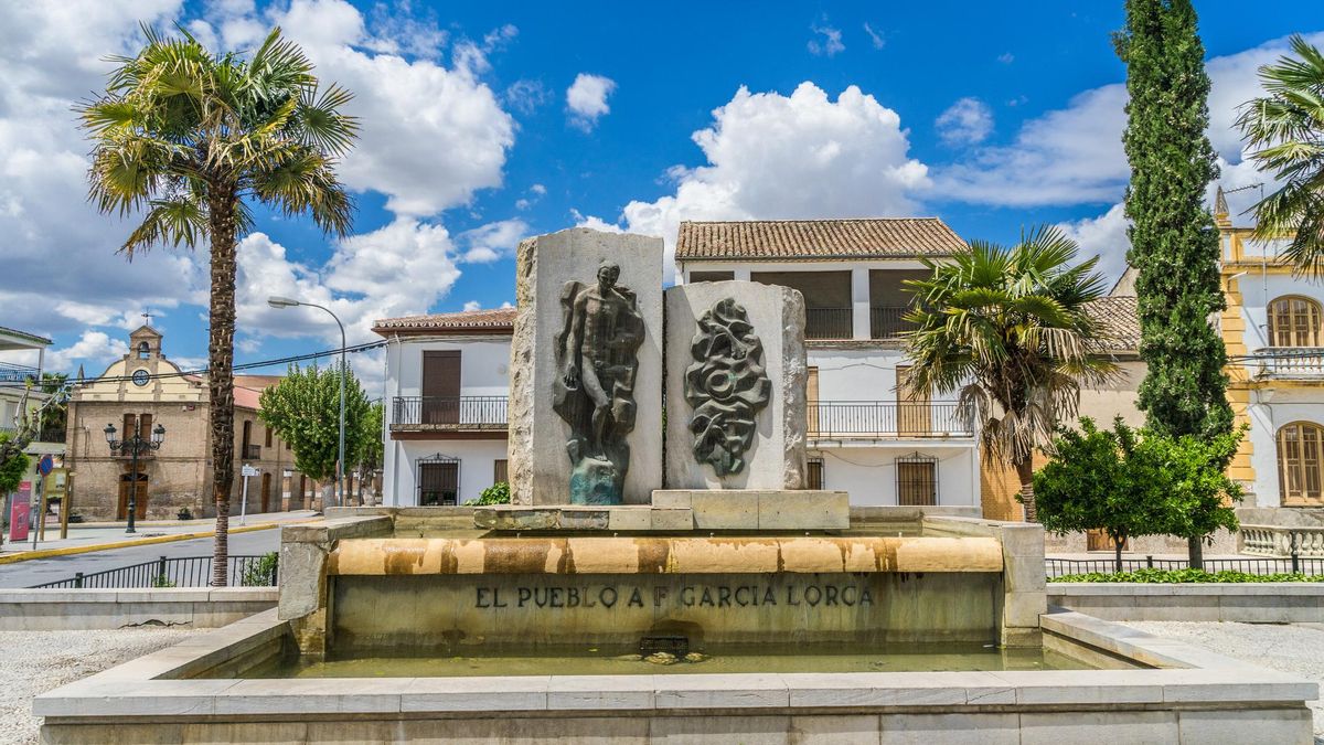 Monumento a Lorca en Fuente Vaqueros (Granada).