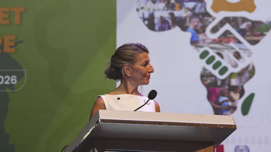 - La vicepresidenta segunda del Gobierno español y ministra de Trabajo y Economía Social, Yolanda Díaz, defendió este martes en Dakar la necesidad de reforzar las instituciones multilaterales para dar respuesta a los retos sociales y abogó por un "mayor papel de África" en la gobernanza global. EFE/ Ministerio Trabajo Y Economía Social De España SOLO USO EDITORIAL SOLO DISPONIBLE PARA ILUSTRAR LA NOTICIA QUE ACOMPAÑA (CRÉDITO OBLIGATORIO)