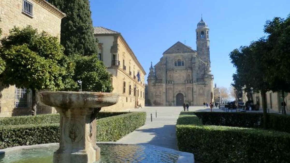La plaza con más edificios históricos de toda Europa está en España