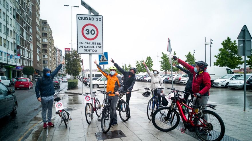 Apoyo de 'Cantabria con Bici' a la limitación a 30km/h en las ciudades españolas