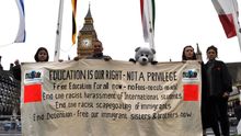 Los manifestantes en el distrito de Westminster, donde se encuentra el Parlamento, en Londres. Foto: Maruxa Ruiz del Árbol