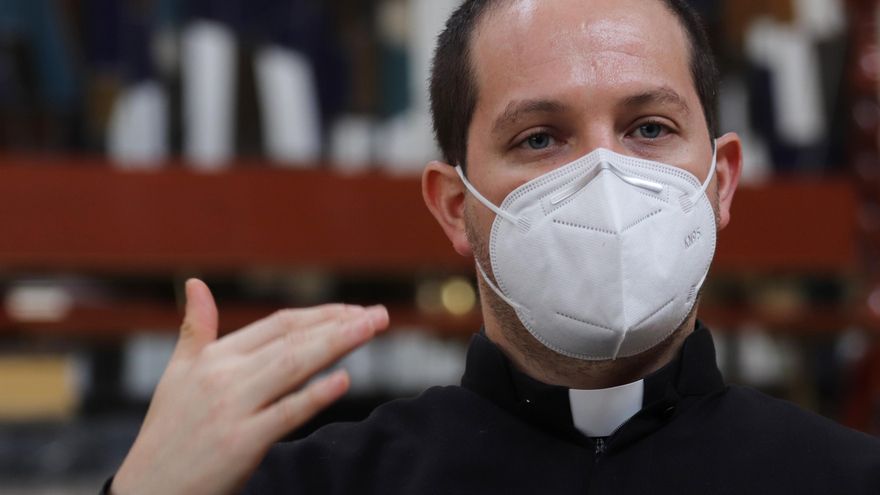 El cura mexicano al que la COVID casi quita la vida por expiar la de otros