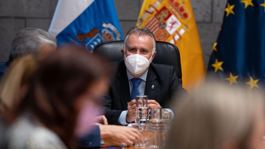 Torres asegura que los datos del paro "invitan al optimismo" porque "no se conocía un julio como este"