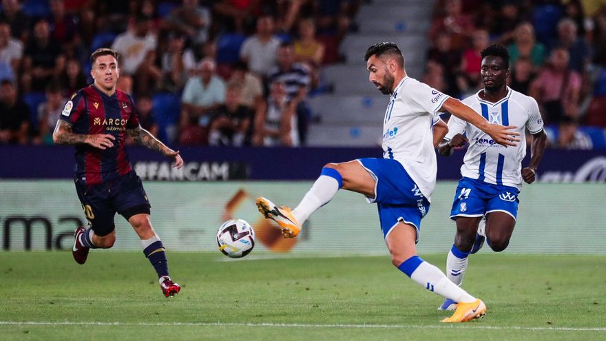 El Tenerife se desconecta y entrega los puntos al Levante