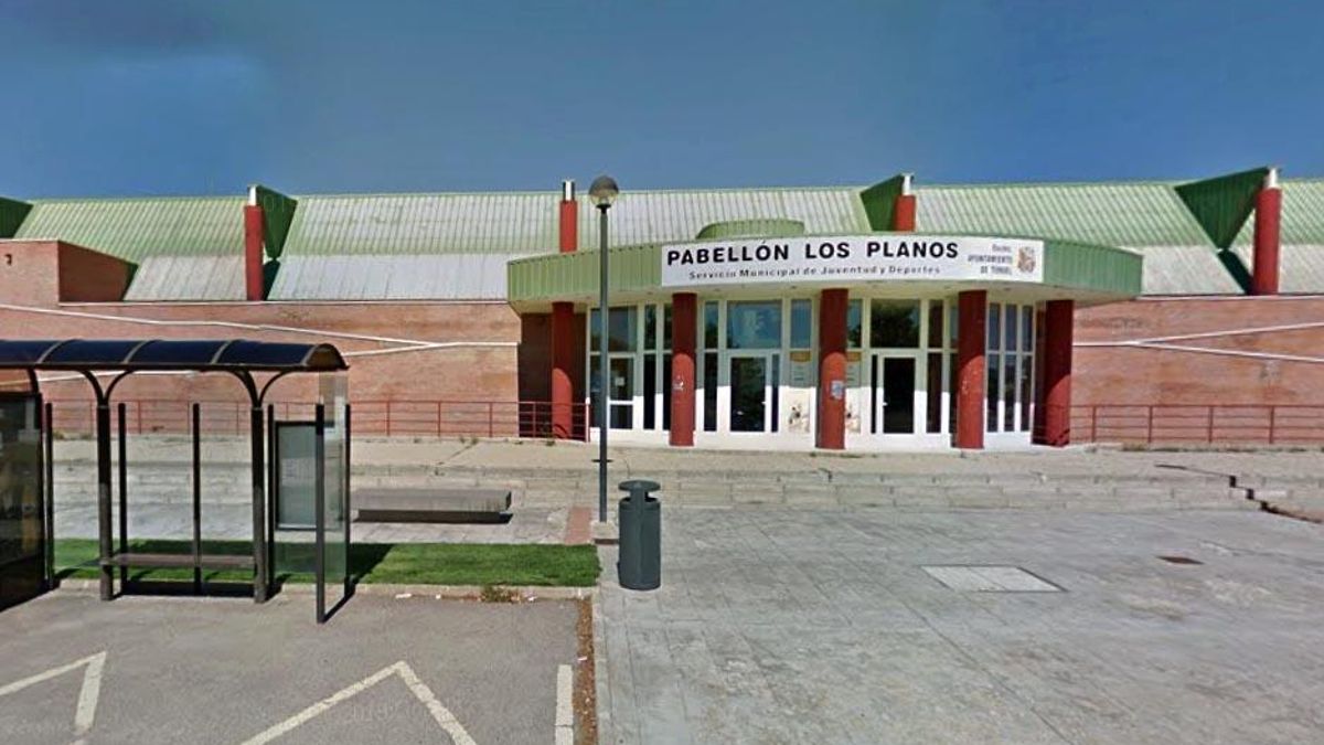 Las limpiadoras de colegios y centros deportivos de Teruel denuncian impagos y exigen al Ayuntamiento una solución