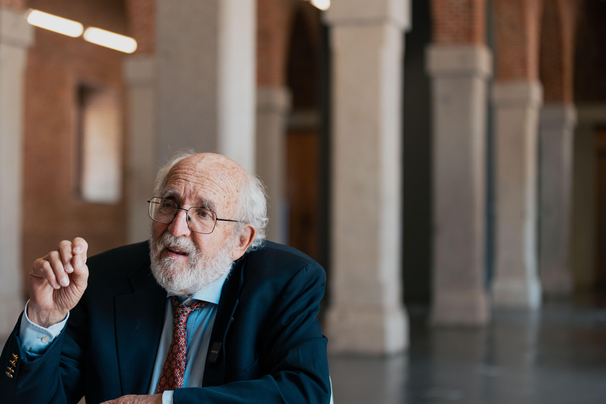 Michel Mayor, premio Nobel de Física, durante la entrevista