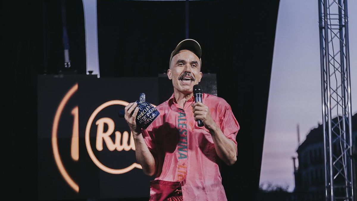 Carlos Cenamor (DelAmorYLaBelleza), artista creador del premio 'A Gallete'