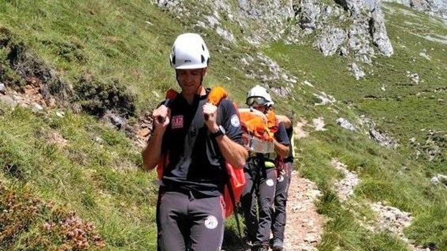 Rescate de una mujer en Tina Menor