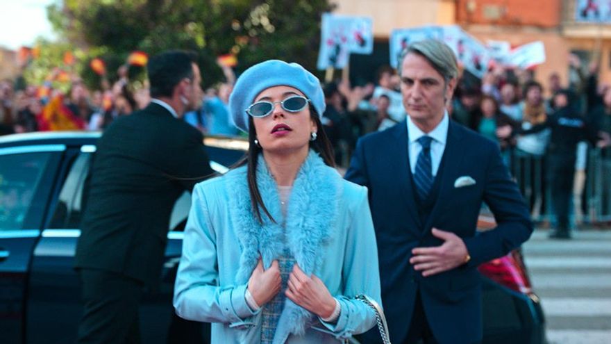 'Su Majestad', una sátira atrevida de nuestra monarquía con guiños reales y una Anna Castillo imperial