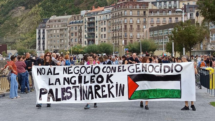 Manifestación en Donostia contra el genocidio de Israel en Palestina este 15 de octubre