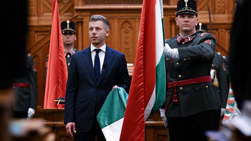 Magyar sustituye a Orbán al frente del gobierno de Hungría y Bruselas celebra su investidura