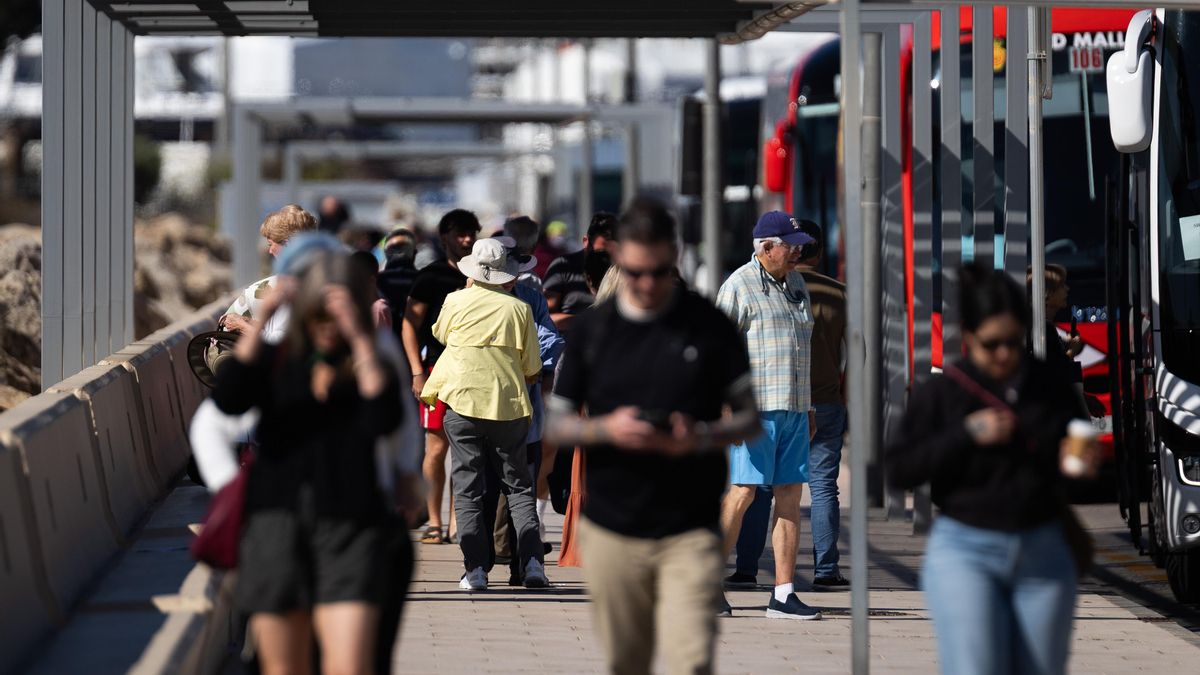 El reparto de cruceros de Ibiza para evitar colapsos: "El problema no es solo el barco, sino la acumulación sobre la isla"