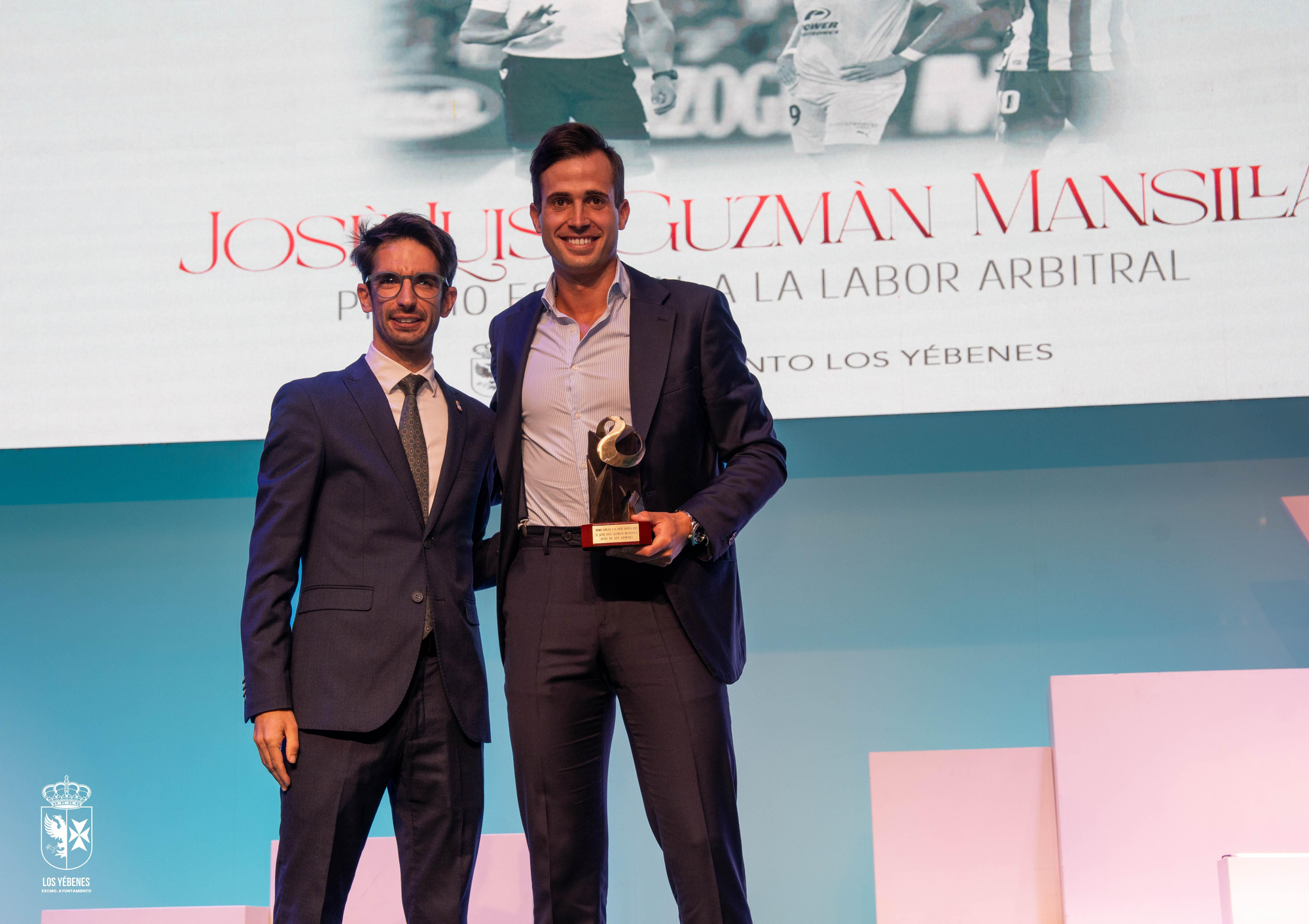 José Luis Guzmán Mansilla, árbitro de Primera División, doble graduado en Derecho y Administración de Empresas y referente del arbitraje español