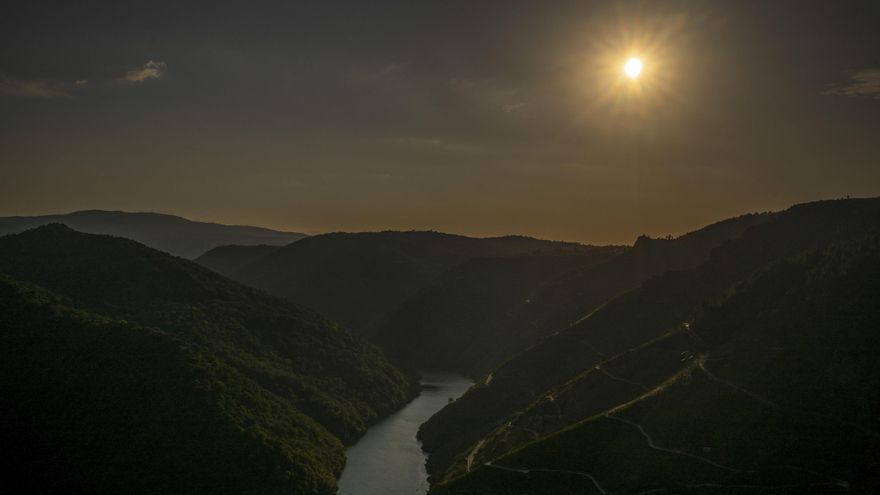 El Cañón del río Sil desde el Mirador de Matacás, en Castro Caldelas (Ourense), un día antes del eclipse