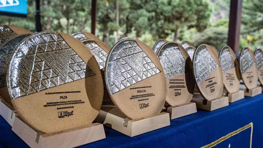 Reconocimientos entregados por el Cabildo de Gran Canaria a los 20 restaurantes incluidos en las guías Michelin y Repsol