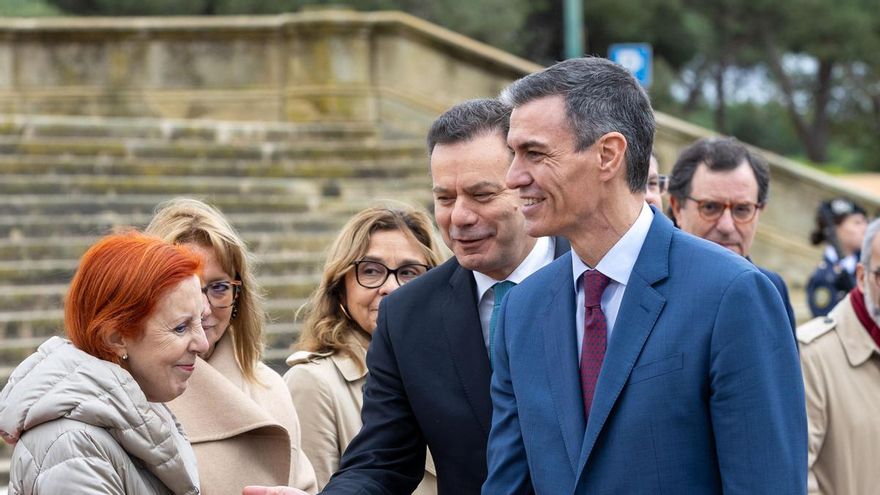 El presidente del Gobierno, Pedro Sánchez, junto al primer ministro de Portugal, Luís Montenegro, a su llegada a la XXXVI Cumbre Hispano-Lusa celebrada este viernes en el Monasterio de La Rábida, en la localidad onubense de Palos de La Frontera.