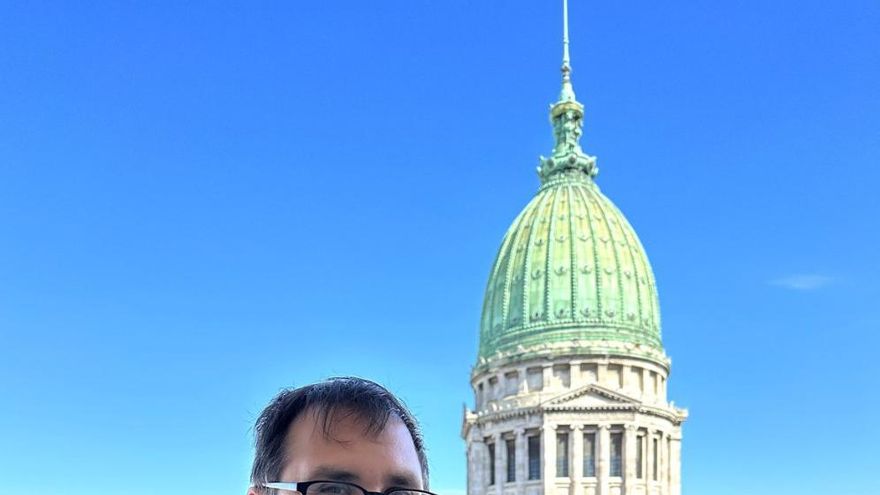 Nicolás Saldías, de The Economist Group: "En dólares, vas a ganar mucho menos de lo que estás ganando ahora"