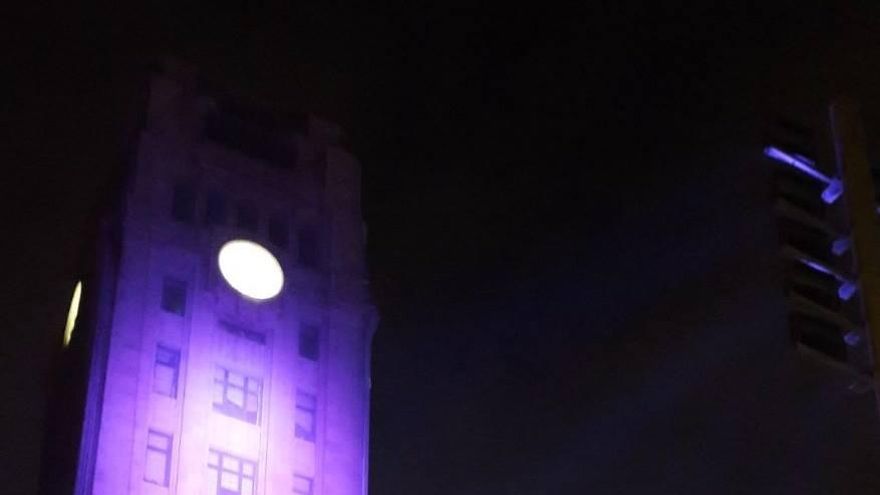 El Cabildo de Tenerife se ilumina de violeta con motivo del Día Internacional de la Visibilidad Lésbica