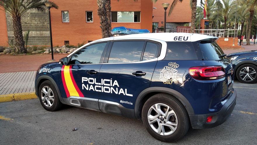 Archivo - Imagen de archivo de un coche de la Policía Nacional