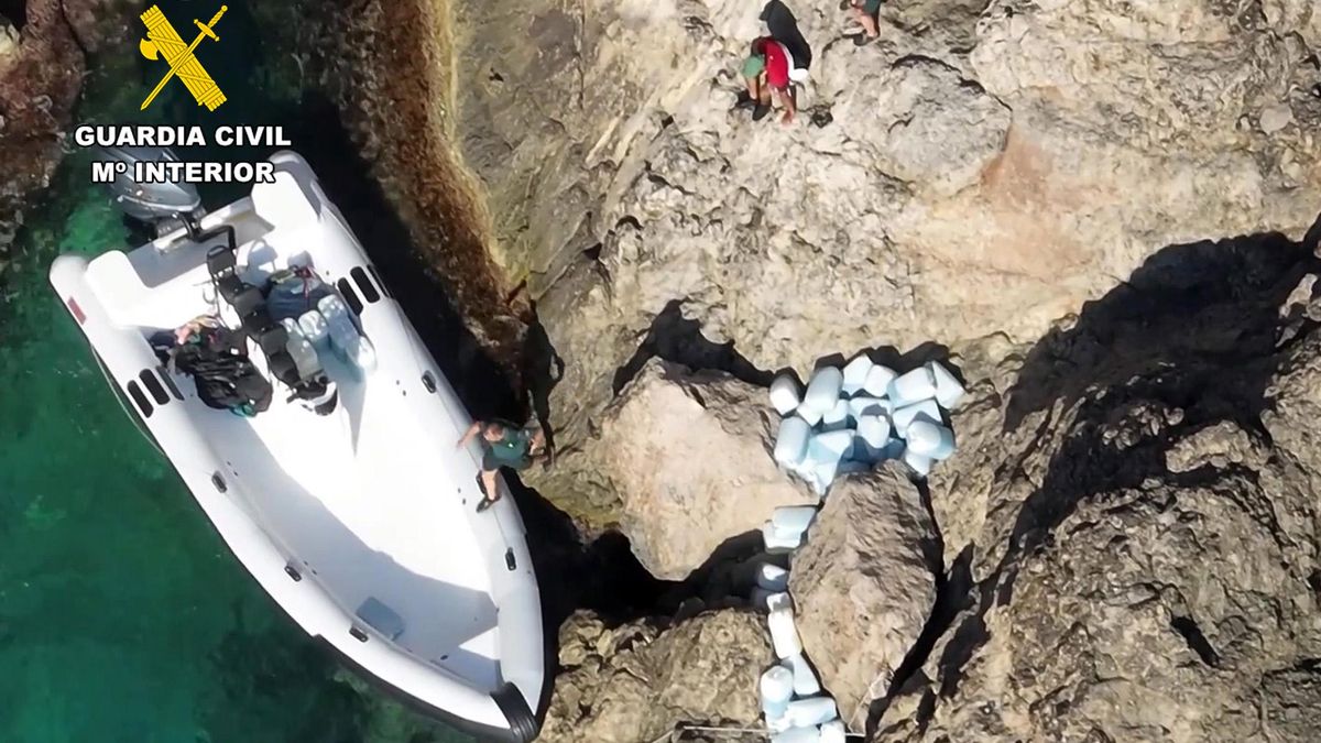 La Guardia Civil desmantela una red criminal de 'petaqueo' que abastecía combustible a pateras en Murcia y Almería