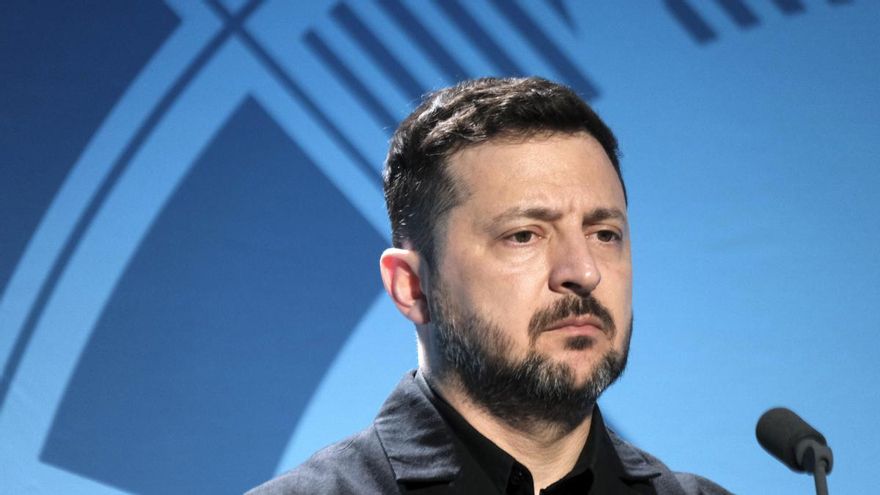 Zelenski destituye al jefe del Ejército tras la crisis por el cese del popular ministro de Defensa ucraniano