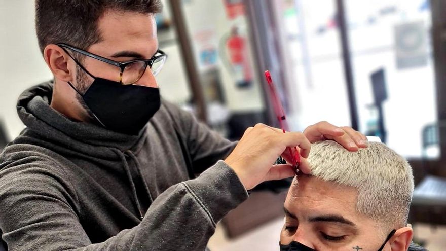 De Madrid a Tenerife: David (27 años), peluquero