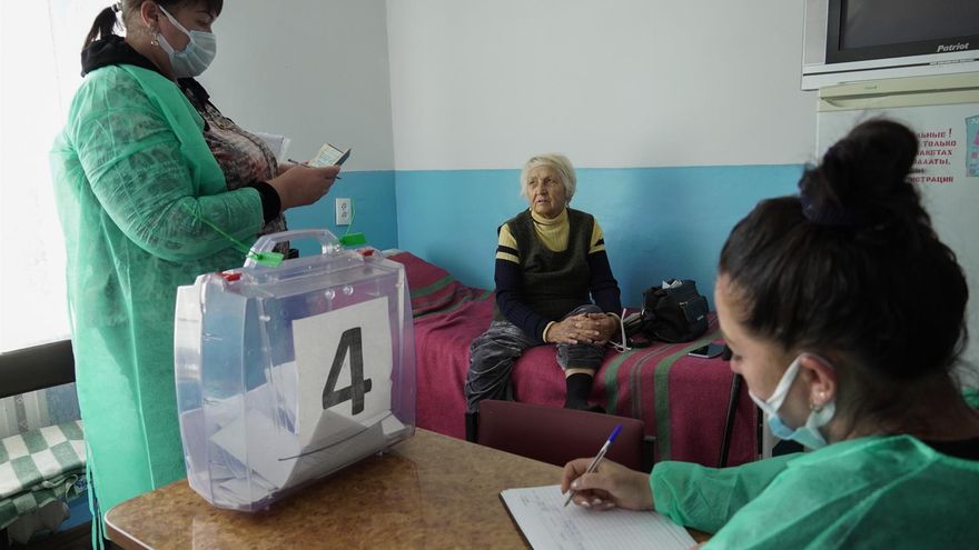 Apoyo entre el 87 y el 99 % a la anexión a Rusia en los referendos en el este y sur de Ucrania, según los prorrusos