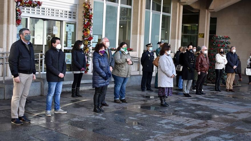 Minuto de silencio en el Ayuntamiento de Ciudad Real contra el último asesinato machista