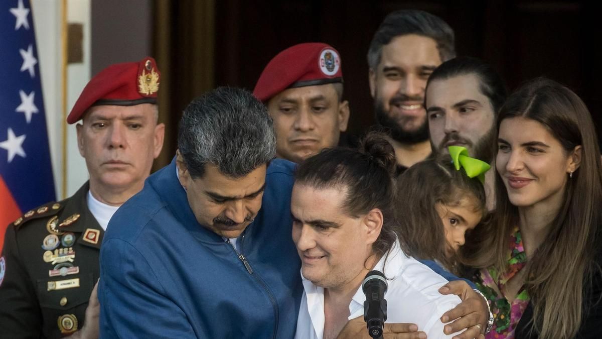 Nicolás Maduro con Alex Saab, el día de su liberación por EEUU en diciembre de 2023