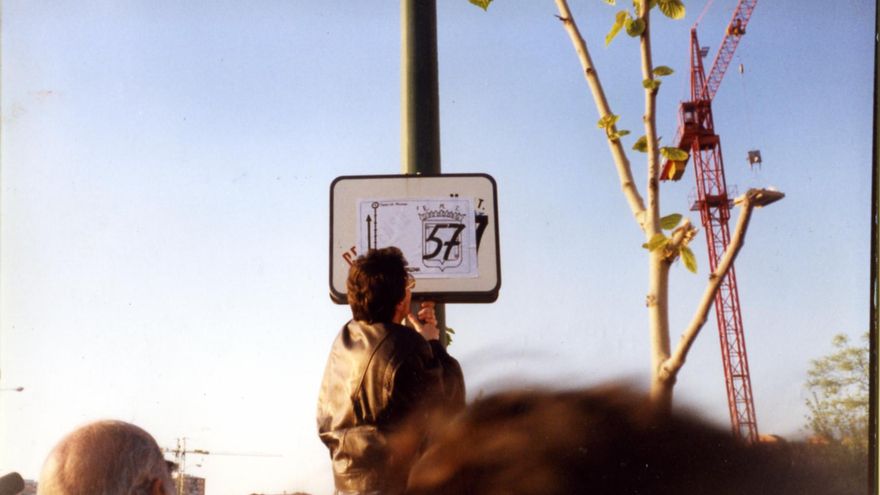 La historia del 57, el autobús que secuestraron los vecinos de Vallecas para exigir que les llevara hasta el barrio
