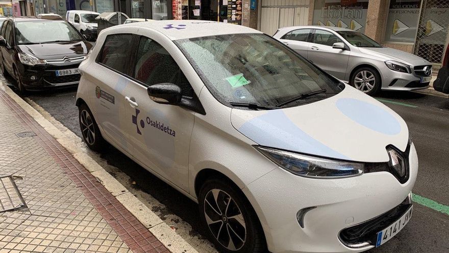 Euskadi mantiene la positividad estable en el entorno del 5% pero sigue con más del 40% de las UCI con casos de COVID-19