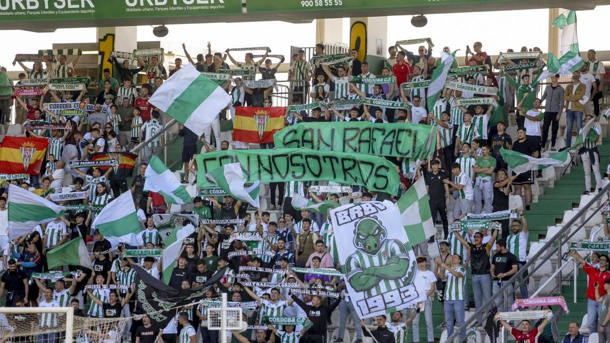 Grada Blanquiverde del Córdoba CF - SD Eibar