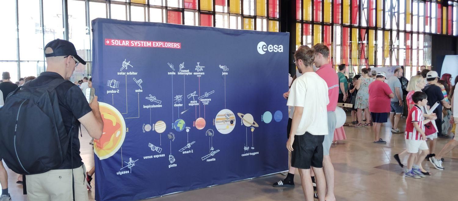 La ESA aprovechó para dar a conocer sus misiones en el sistema solar.