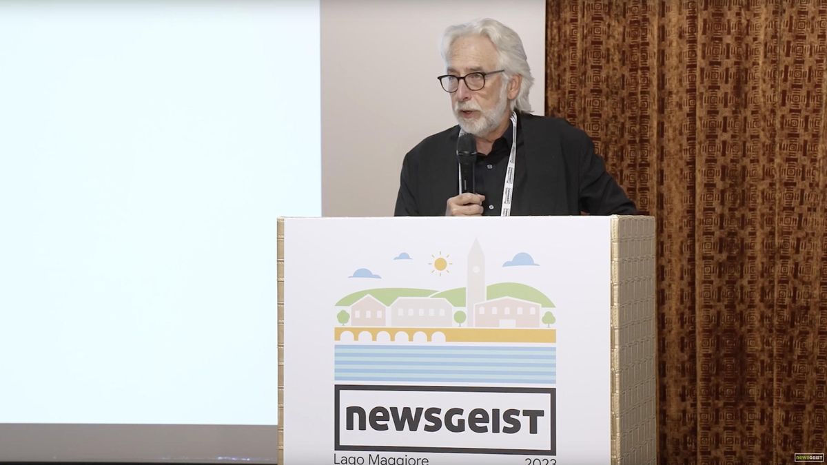 Richard Gingras en el evento Newsgeist Europe 2023 en el Lago Maggiore.