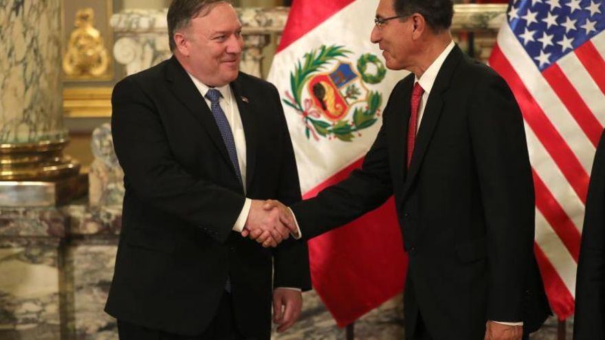 Pompeo felicita a Perú por su "generosidad" al recibir a 700.000 venezolanos