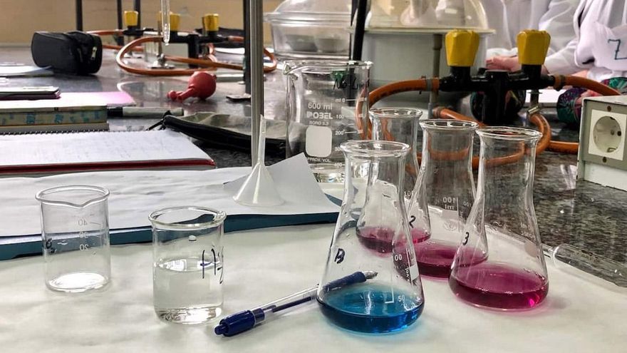 CCOO denuncia que la Junta desmantela la FP de Planta Química del Padre Isla de León, el único instituto que lo imparte en la Comunidad