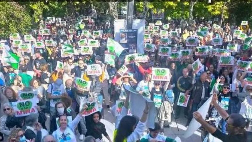 221113 MANIFESTACIÓN  PLATAFORMA SALVEMOS LA MINA