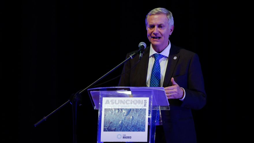 El ultraderechista Kast inscribe su candidatura presidencial y promete "reconstruir" Chile