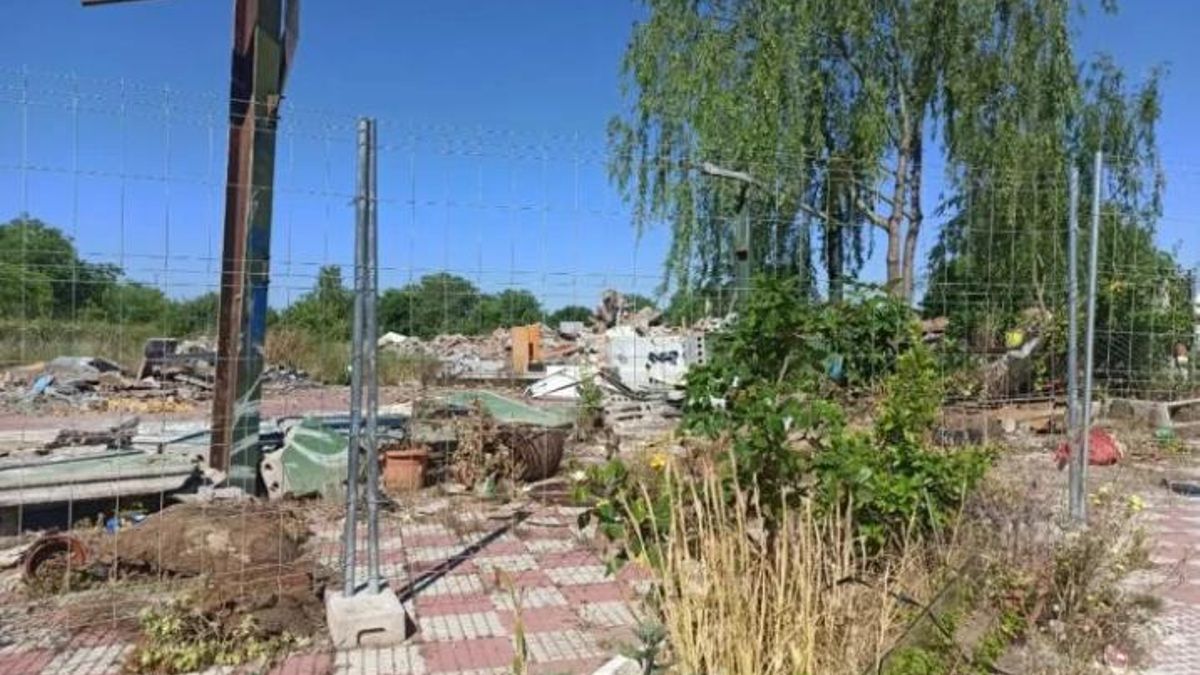 Edificio de la Peraleda derruido (antiguo centro de ocio) en el que vivían tres familias toledanas