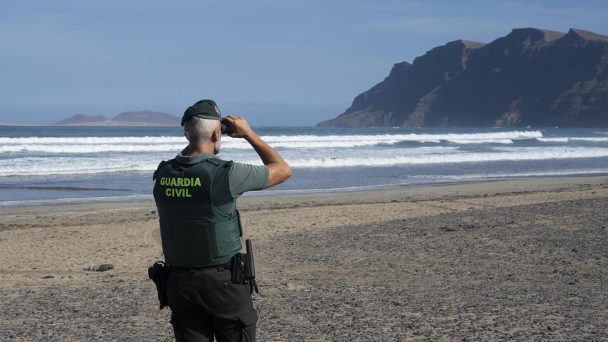 Tercer día de búsqueda del joven desaparecido en la playa de Famara