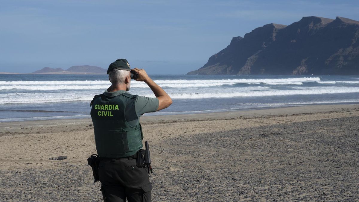 Tercer día de búsqueda del joven desaparecido en la playa de Famara